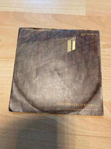 Mike Oldfield Shadow on the wall beschikbaar voor biedingen