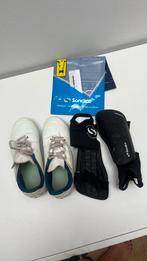 Voetbalschoenen met velcro mt 31 en scheenbeschermers XS, Ophalen, Gebruikt, Schoenen