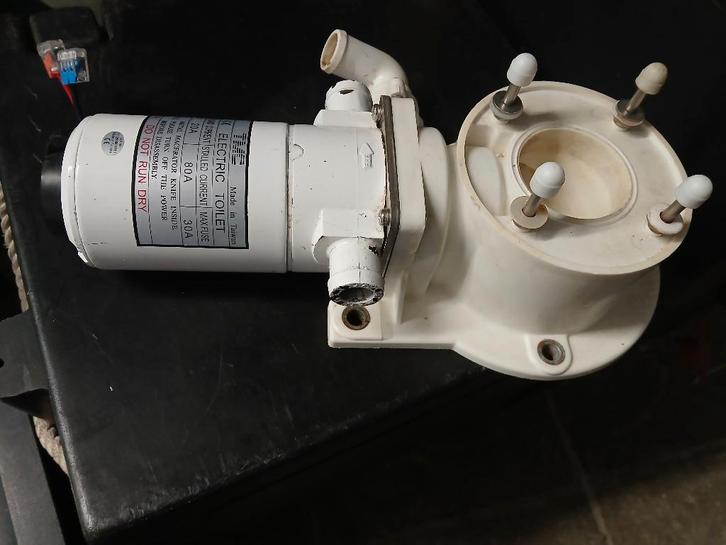 elektrische toiletpomp – 12V, Sports nautiques & Bateaux, Accessoires navigation, Utilisé, Voilier ou Bateau à moteur, Enlèvement ou Envoi