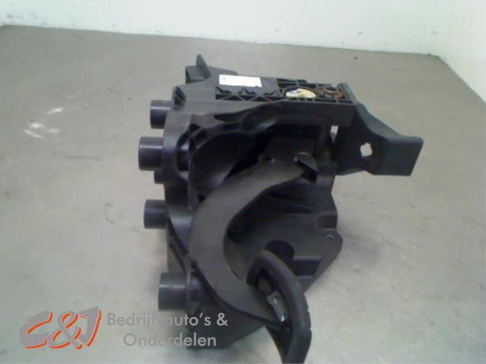 Rempedaal van een Opel Vivaro, Auto-onderdelen, Interieur en Bekleding, Opel, Gebruikt, 3 maanden garantie, Ophalen of Verzenden