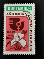 Guatemala 1975 - Jaar van de Vrouw - bloemen, vredesduif, Ophalen of Verzenden, Gestempeld, Midden-Amerika