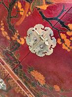 Chinese kast, Ophalen