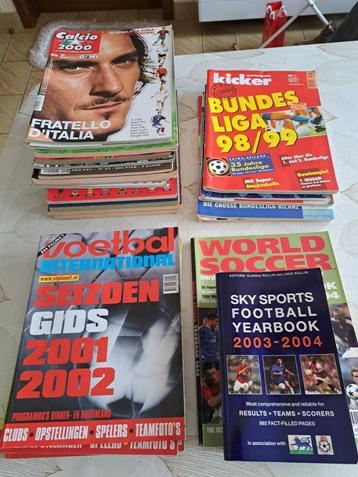 Voetbalmagazines (boeken) - 24 stuks - zie details beschikbaar voor biedingen