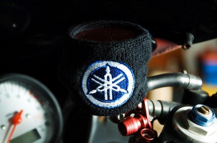 Yamaha remreservoir sok - Zwart, Motoren, Tuning en Styling, Ophalen of Verzenden