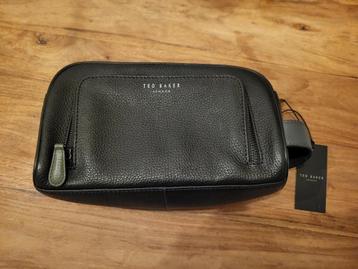 Prachtige zwart lederen toiletzak van Ted baker beschikbaar voor biedingen