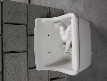 Uitgietbak beschikbaar voor biedingen