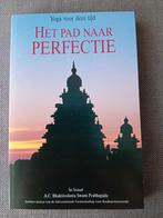 Het pad naar perfectie - Yoga voor deze tijd  - Sri Srimad, Boeken, Esoterie en Spiritualiteit, Ophalen of Verzenden, Zo goed als nieuw