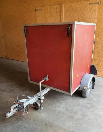 GEREMDE AANHANGER AANHANGWAGEN (gesloten/dichte) MTM 750kg beschikbaar voor biedingen