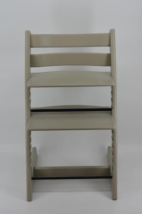 Taupe | Stokke Tripp Trapp trip trap triptrap kinderstoel, Kinderen en Baby's, Kinderstoelen, Gebruikt, Meegroeistoel, Aanschuifbaar