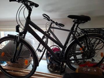 Damesfiets btwin, Fietsen en Brommers, Ophalen, Zo goed als nieuw