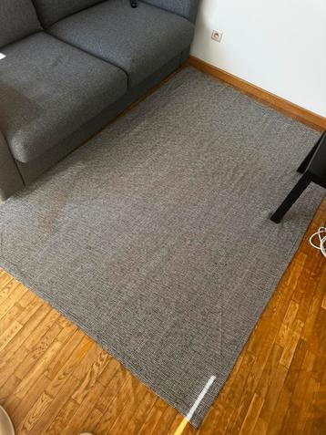 Tapis gris beschikbaar voor biedingen