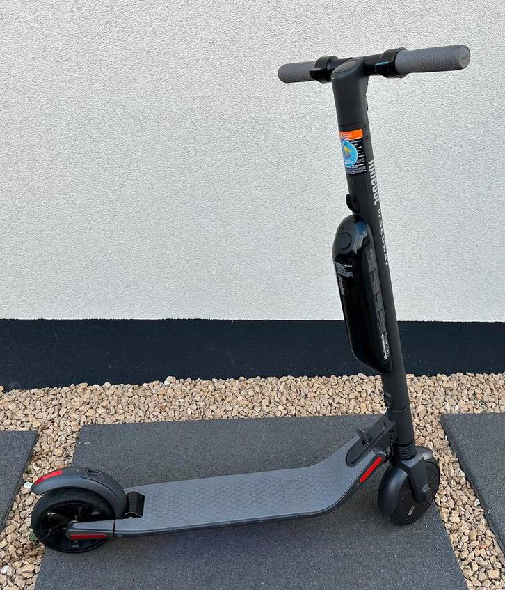 E-STEP SEGWAY NINEBOT KICKSCOOTER ES4, Fietsen en Brommers, Steps, Zo goed als nieuw, Ophalen