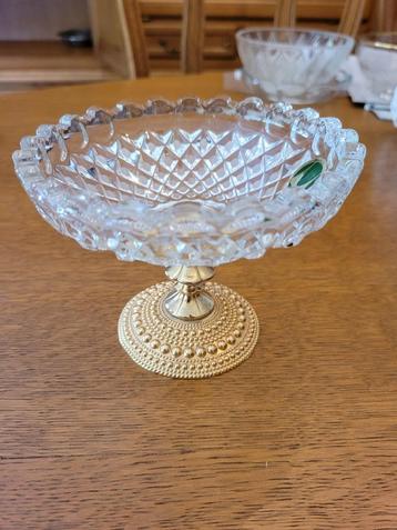 vintage bonbonniere op voet beschikbaar voor biedingen