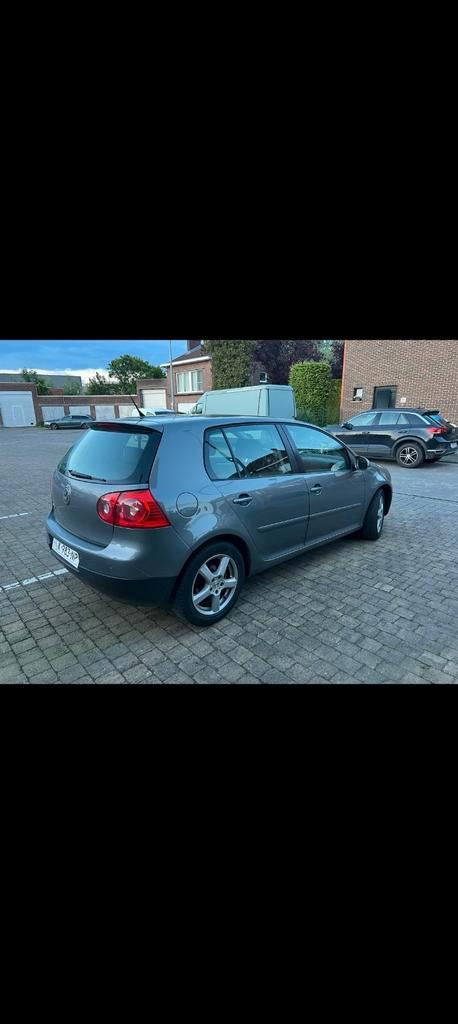 Golf 5 1.4 essence très bon état, Auto's, Volkswagen, Particulier, Golf, Bluetooth, Cruise Control, Parkeersensor, Radio, Benzine