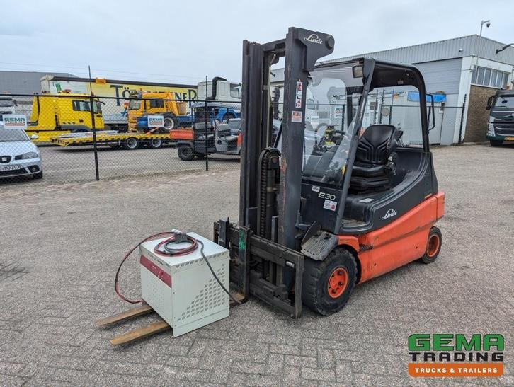 Linde E30 02 - 4058 uur - Duplex Mast - Volrubber Banden - E, Zakelijke goederen, Machines en Bouw | Heftrucks en Intern transport