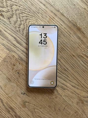 Samsung S24 128GB - Gold - sous garantie- état impeccable beschikbaar voor biedingen