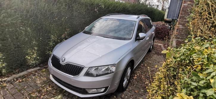 Skoda octavia 16tdi ( lire description ), Auto's, Overige Auto's, Particulier, Bluetooth, Boordcomputer, Elektrische buitenspiegels