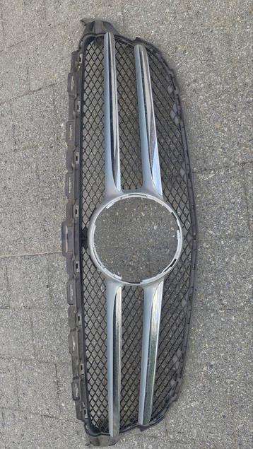 Mercedes C-klasse W205 grill beschikbaar voor biedingen