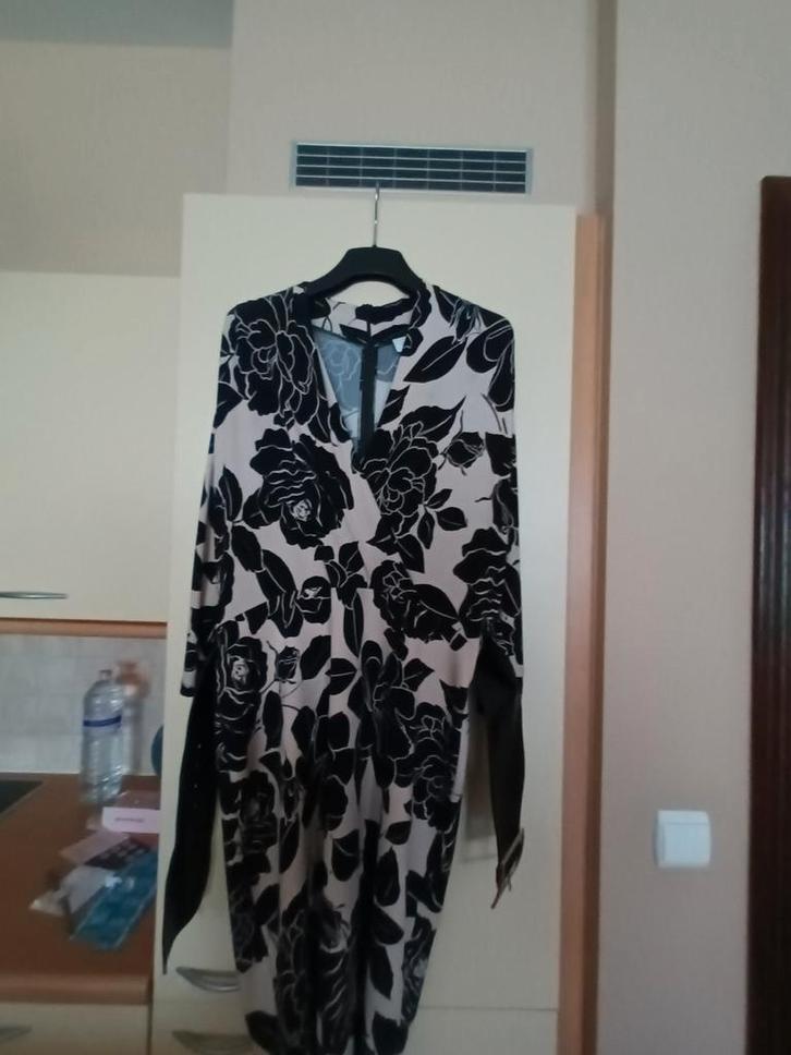 Nieuw elegant en modieus kleed  "JOSEPH RIBKOFF ", Kleding | Dames, Jurken, Nieuw, Ophalen of Verzenden