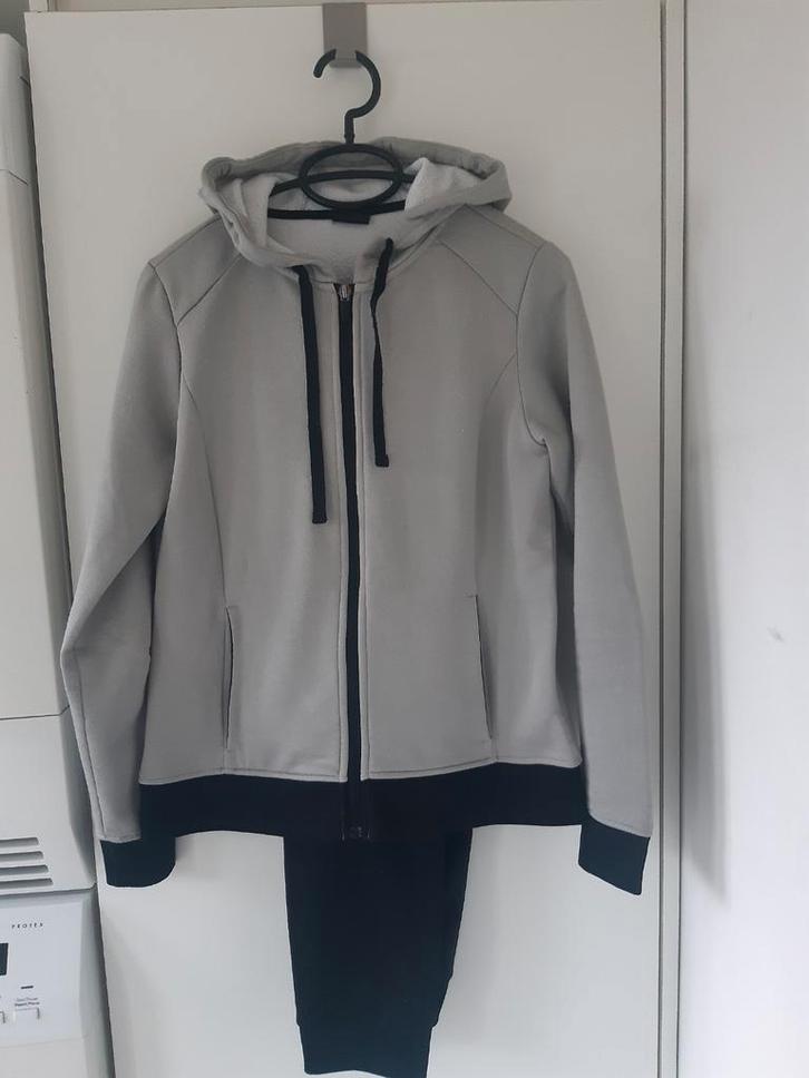 Training Maat Small / Maat 38., Kleding | Dames, Homewear, Gedragen, Maat 36 (S), Grijs, Ophalen of Verzenden