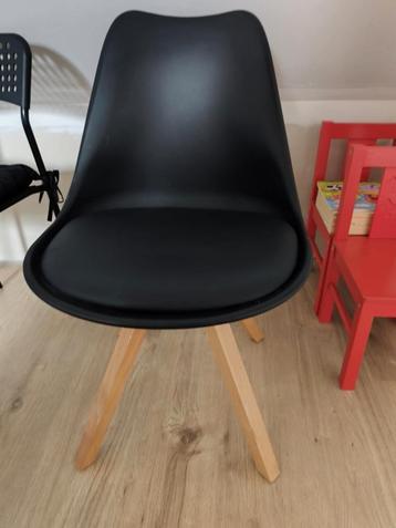 Zitstoel beschikbaar voor biedingen