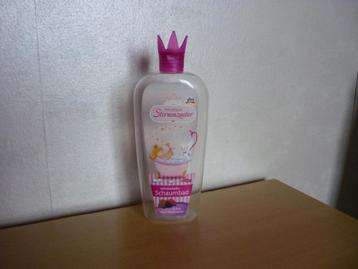 Gratis Lege 500 ml plastieke fles fuchsia princessenkroon beschikbaar voor biedingen
