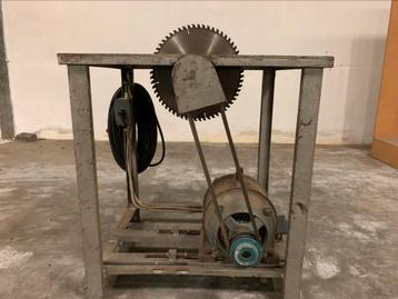 Tafelcirkelzaag (drijfkracht) beschikbaar voor biedingen