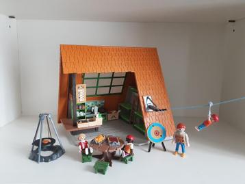 PLaymobil groot ingericht vakantiehuis met kabelbaan 