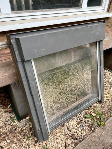 Dakraam Velux 2 stuks 78x78cm beschikbaar voor biedingen