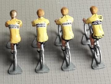 Specials "retro" metalen coureurkes 4 stuks beschikbaar voor biedingen
