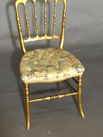 Gouden houten decoratieve stoel