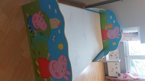 Peppa Pig kinderbed, Huis en Inrichting, Slaapkamer | Bedden, Gebruikt, Eenpersoons, 70 cm of minder, 190 cm of minder, Hout, Groen