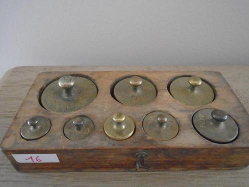 Weegschaal gewichten nr 16 (platte), Antiek en Kunst, Antiek | Gereedschap en Instrumenten, Ophalen of Verzenden