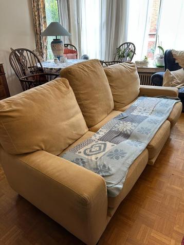 Comfortabele 3-zitsbank - OM TE DONEREN beschikbaar voor biedingen