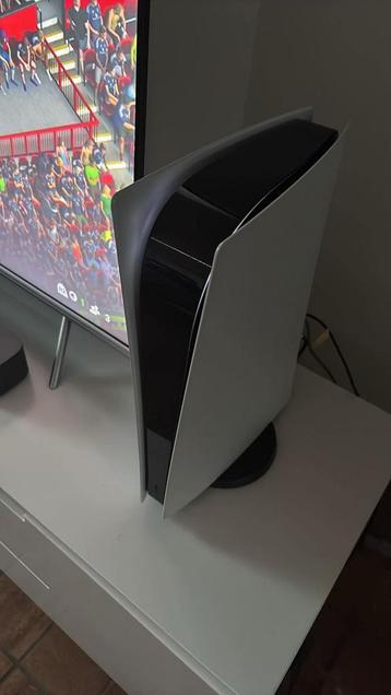 Ps5 digital setup met 70inch smart tv  beschikbaar voor biedingen