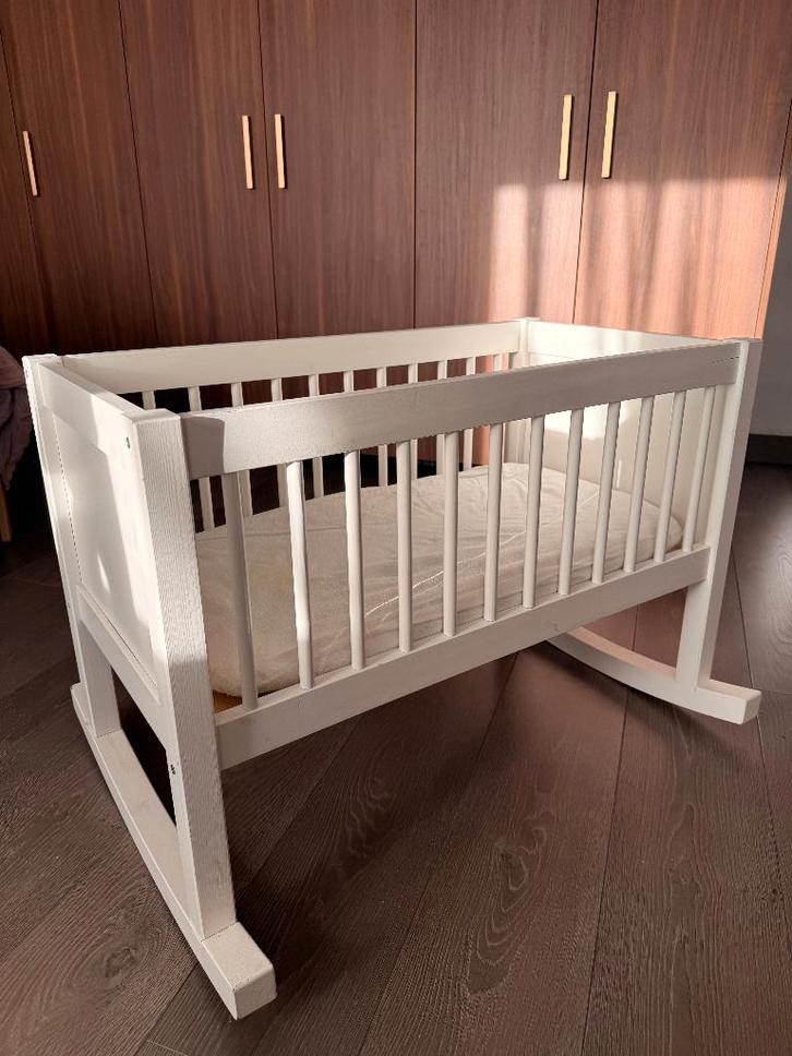 Magnifique lit bébé écru, Enfants & Bébés, Berceaux & Lits, Berceau, Enlèvement