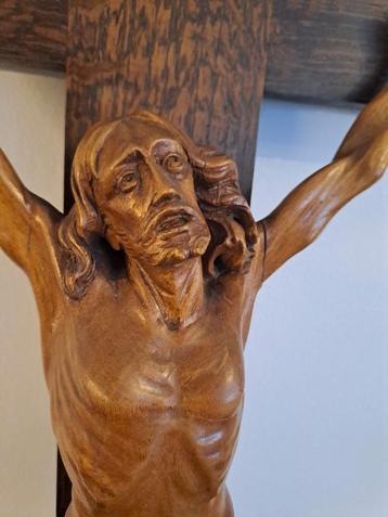Oude Kruisbeeld hout beschikbaar voor biedingen