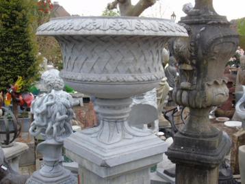 plantenbak of wasbak in blauwe steen, groot model beschikbaar voor biedingen