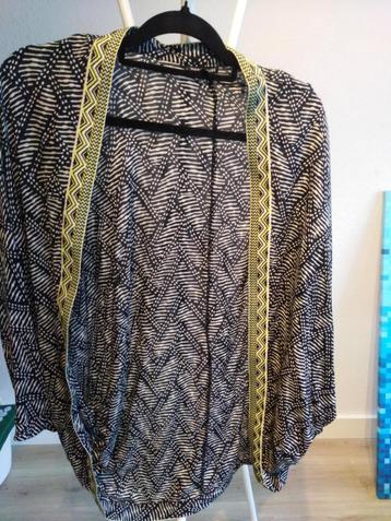 kimono met print beschikbaar voor biedingen
