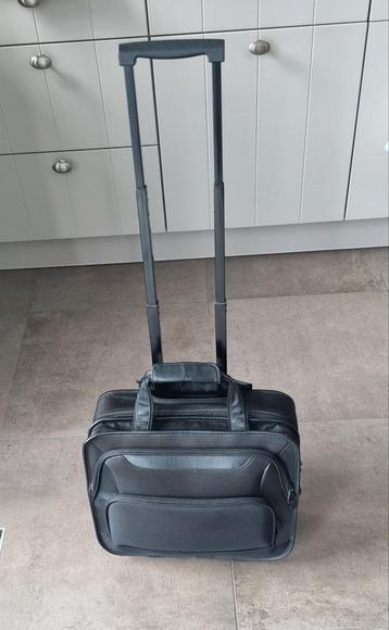 Zwarte boekentas/laptoptas met uitschuifbare trolley!