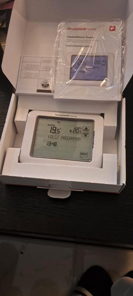 TE KOOP HONEYWELL HOME CHRONOTHERM TOUCH ON/OFF NIEUW!, Bricolage & Construction, Thermostats, Neuf, Enlèvement ou Envoi