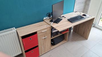 Bureau d'angle ou en longueur beschikbaar voor biedingen