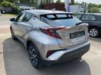 Toyota C-HR HYBRID CHICK EINDEJAARAKTIE-5% (bj 2018), Auto's, Stof, Gebruikt, Euro 6, 4 cilinders