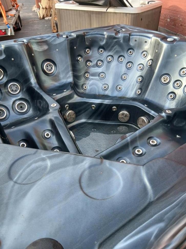 Jacuzzi livré gratuitement, Jardin & Terrasse, Accessoires de piscine, Envoi