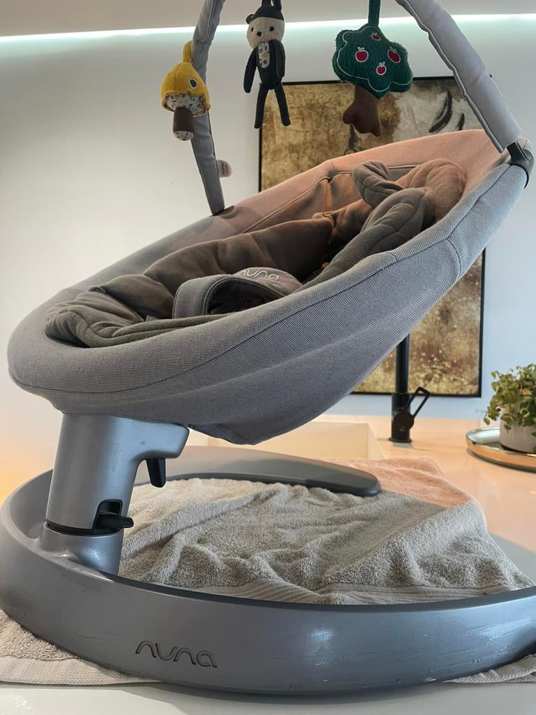 Nuna wipstoel met verleinkussen en speelboog, Ophalen, Zo goed als nieuw, Wipstoel