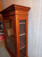 Antiek vitrinekastje., Ophalen, Zo goed als nieuw, Glas