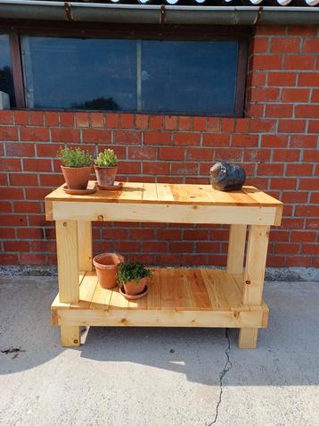 Sidetable uit steigerhout  beschikbaar voor biedingen