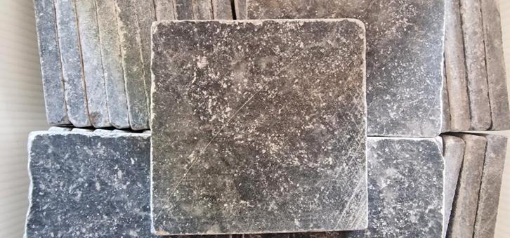 Vloertegels-antique black marble 10 m² ALLES VOOR MAAR €50, Doe-het-zelf en Bouw, Tegels, Nieuw, Vloertegels, Minder dan 20 cm