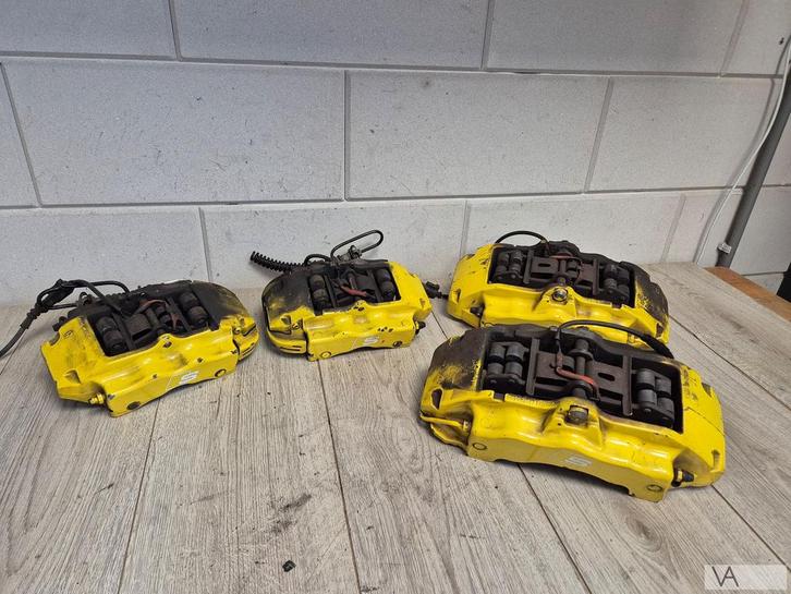 Audi Q7 / Porsche Cayenne remklauw set van 4 Z18 €500 geel, Auto-onderdelen, Remmen en Aandrijving, Audi, Porsche, Gebruikt, Ophalen of Verzenden