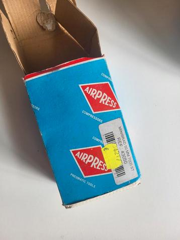Airpress nagels pneumatisch pistool  beschikbaar voor biedingen
